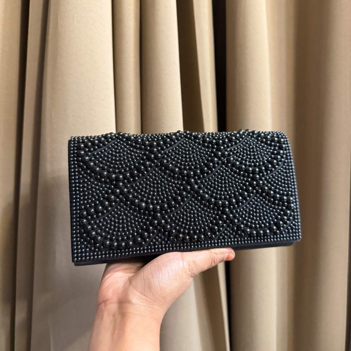 Saanjh Pearl Sling